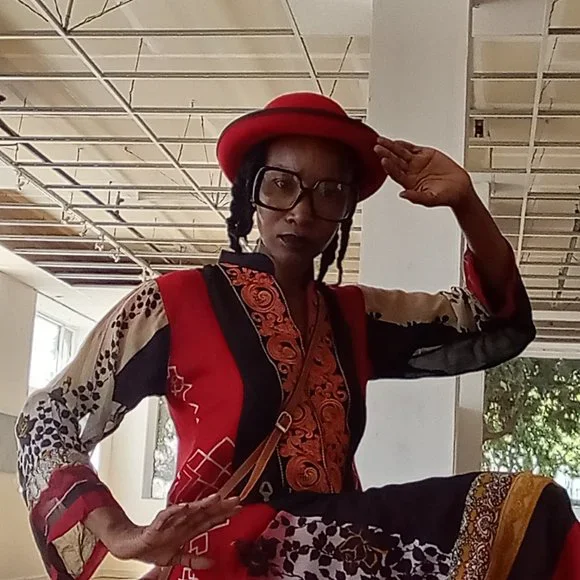 Embroidered Asian Style tunic top - Picture 7 of 8